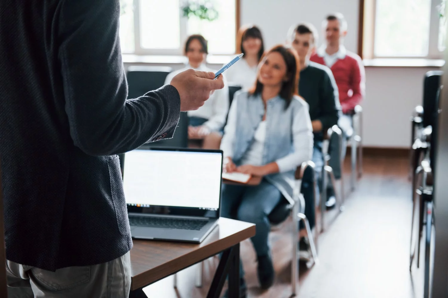 LEVERAGES OF TRAINING EMPLOYEES - TO THE ORGANIZATIONS AND WORKERS